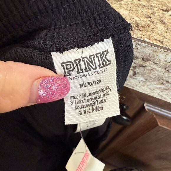 NWT Victoria’s Secret pink size medium black shorts - Picture 4 of 10